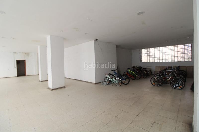 Foto b7cc28d3-67cf-4c8f-8ebc-78d0b4242c49. Lloguer local comercial a Plaza de América Oviedo