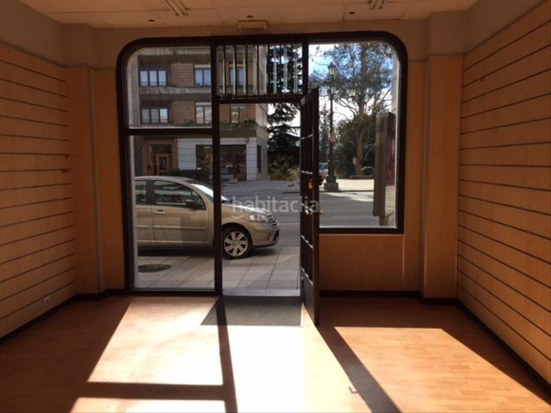 Foto 957a2f0d-ad07-476d-bf24-614cb5e1cdbb. Alquiler local comercial local com. en alquiler en centro. en Oviedo