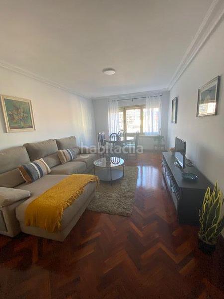 Foto 0f41a4fd-aeda-4ed5-8384-b5895b501e78. Alquiler piso  en alquiler en centro, 4 dormitorios. en Oviedo