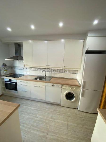 Foto f11b8184-f262-45a7-a4c7-1270f44ea0a4. Affitto appartamento con parcheggio in Salesas - Foncalada - Campoamor Oviedo