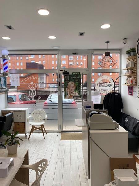 Foto d360ba42-181e-46e8-bb81-0e892d70f03f. Location local commercial dans Corredoría - La Carisa - Prado de La Vega Oviedo