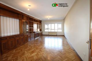 Pis  Galicia, (de). Piso en venta en centro, 5 dormitorios.