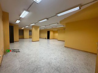 Oficina a Auditorio - Seminario - Parque de Invierno. Oficina en venta en parque de invierno, 4 dormitorios.