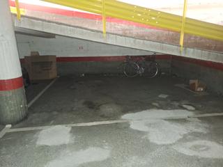 Location Parking voiture  Carrer mossèn cinto verdaguer. Plaza parking alquiler