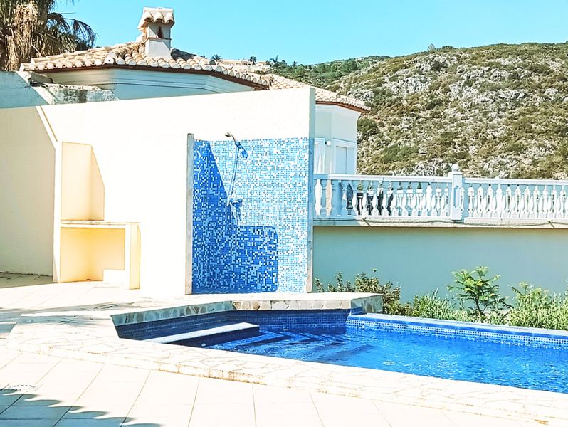 Foto 65f60f9a-f935-4fe4-ac6e-62129c2ba48a. Xalet amb calefacció aparcament piscina a La Pedrera-Vessanes Dénia