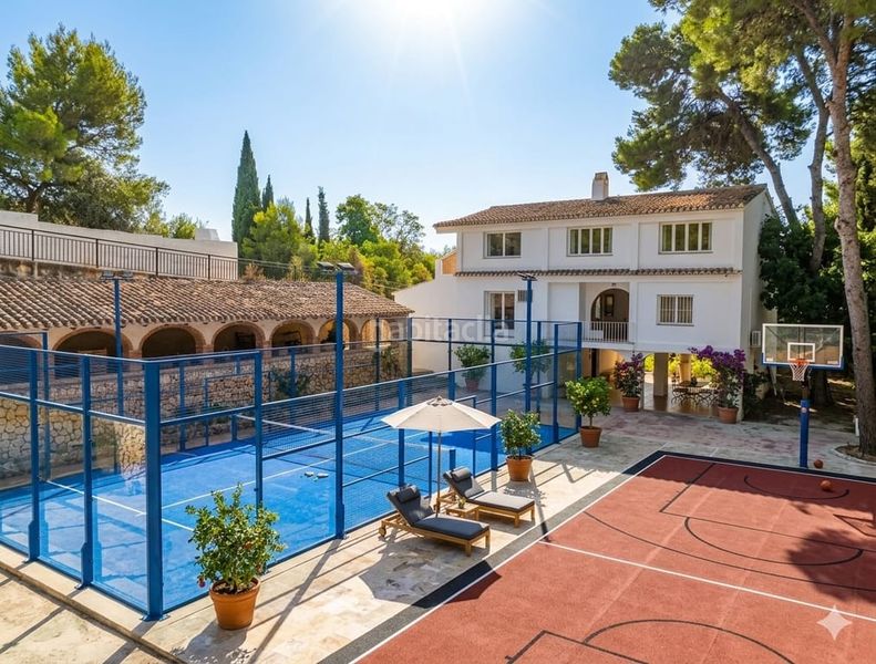 Foto da11df8b-9e31-44ae-97a0-41e3cc812851. Casa amb piscina a Centro Ciudad Xàbia