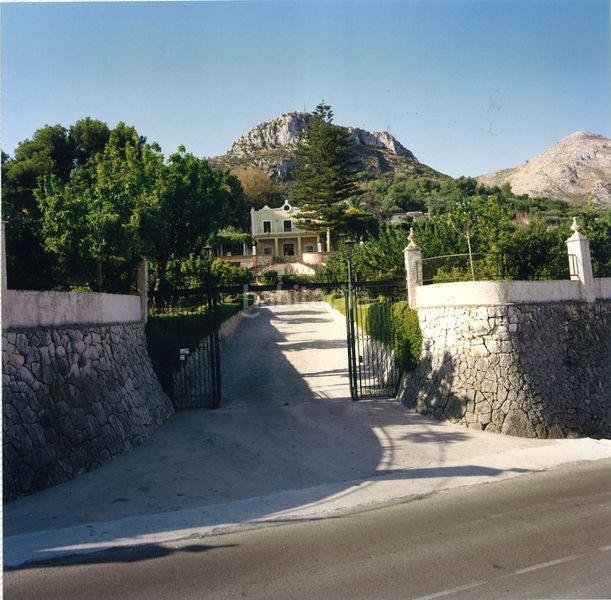 Foto f659d3ef-8aa3-402c-a835-282d2fa46ccd. Casa amb calefacció piscina a Pego