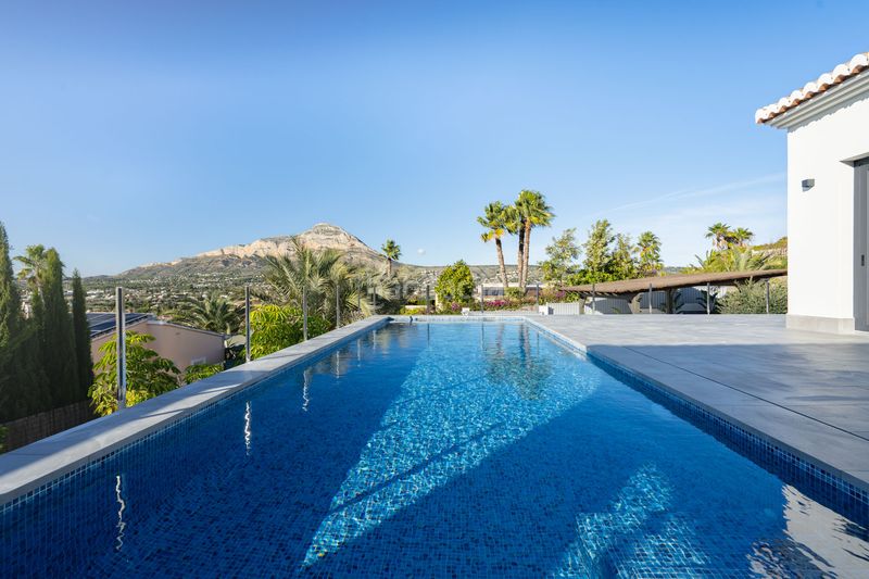 Foto 9adf5f11-6d15-4cbe-af9d-b8c273635dca. Chalet en Centro Ciudad Xàbia