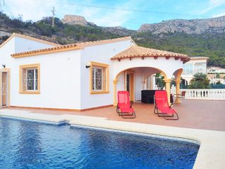 Maison  Partida les cucarres 116. Villa en venta con 4 dormitorios y piscina en calpe, con vistas