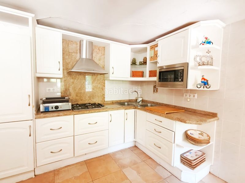 Foto 2c9e3da4-8742-4d72-8658-011bae7fea85. Casa amb aparcament piscina a Castell de Castells