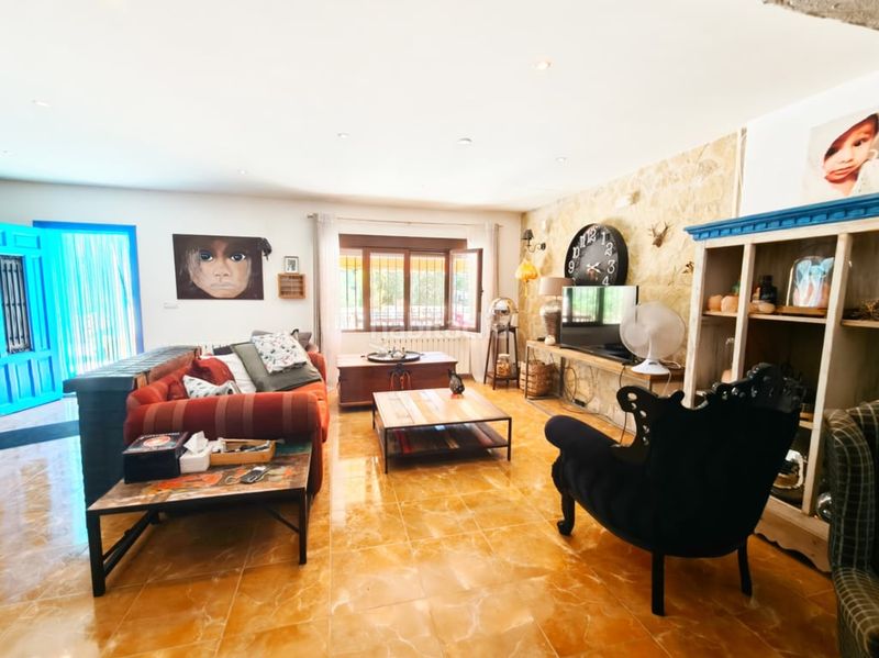 Foto 6a52b83b-f834-4549-ba6d-21aa43484b51. Casa amb aparcament piscina a Castell de Castells