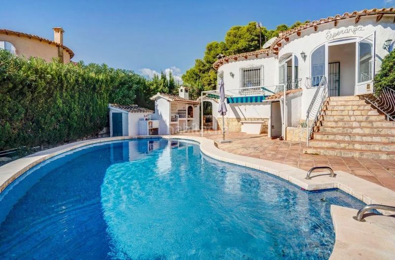 Foto 159baec3-866d-4b58-aa2e-03deebf7b113. Casa amb piscina a Pueblo Calp