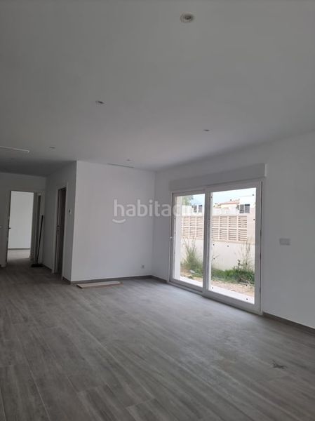 Foto 40bda584-3a08-4fc1-b2b7-ff1f288dd74a. Casa amb piscina a Poblets (els)