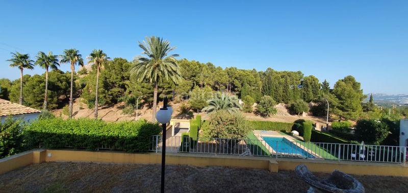 Foto 2eba1e88-daeb-48e3-8668-ba3c38509a65. Casa amb piscina a Oliva pueblo Oliva