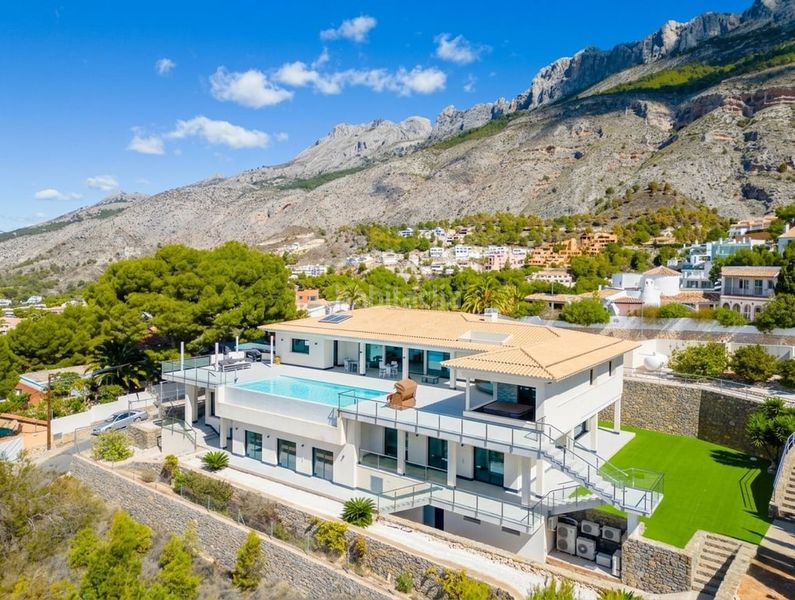 Foto f4a6bd60-2429-41c8-93e4-0bfd4522425b. Casa amb aparcament piscina a Altea ciudad Altea