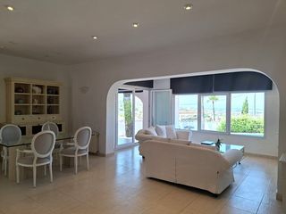 Casa a Centro Urbano. Villa con vistas al mar, en el montgo a denia
