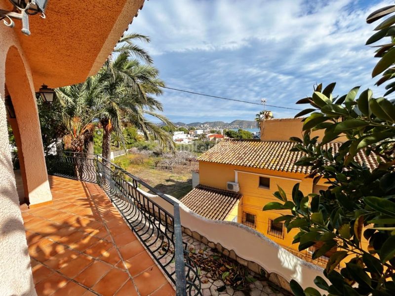 Foto b6b9f94f-a654-4a85-9309-fbad4fe385aa. Casa amb aparcament piscina a Casco Urbano Moraira