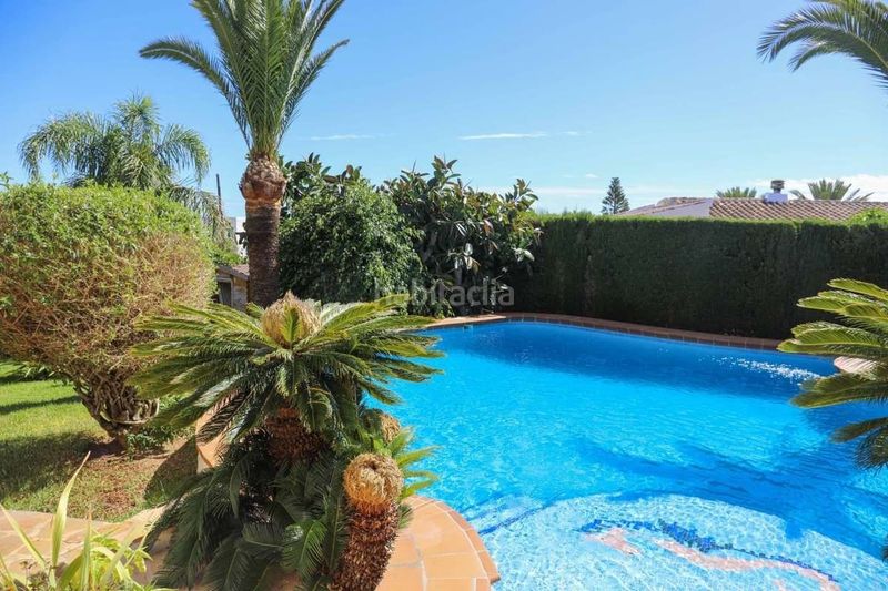 Foto ef8f2679-3a7e-4dd3-87e8-d45ecf1dcf8c. Casa amb piscina a Centro Ciudad Xàbia