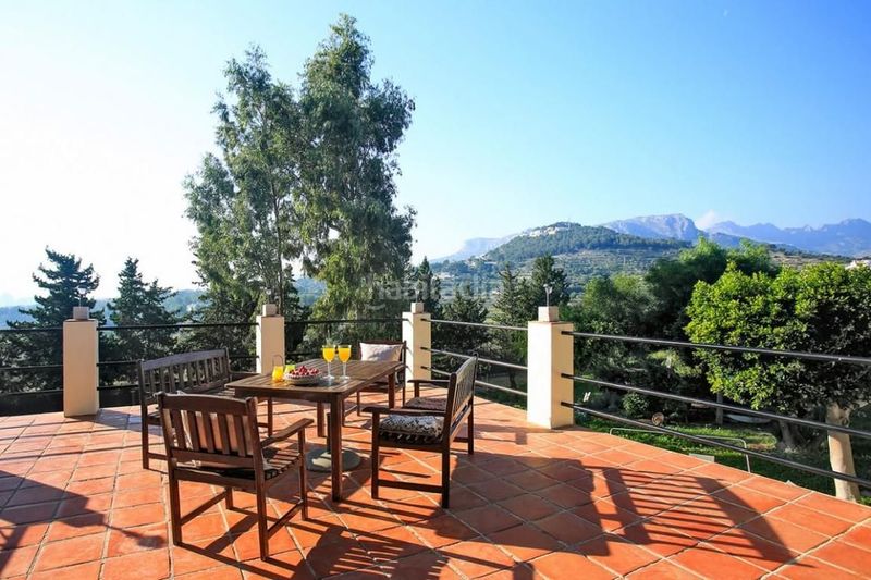 Foto c1f1c758-7dd5-4fe8-80e7-c098f4ddb71a. Casa amb piscina a La Empedrola Calp