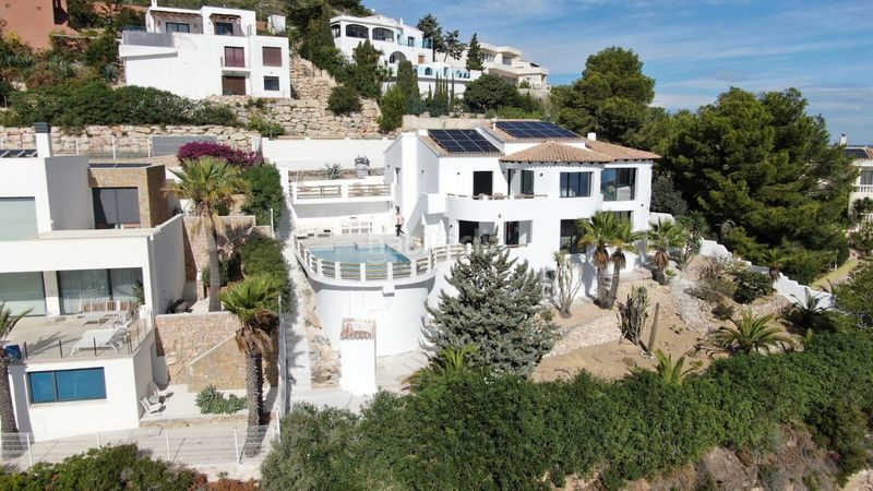 Foto 660b63c3-2968-4ce2-88fe-c5bc1c4b2e48. Casa amb piscina a La Granadella - Costa Nova Xàbia