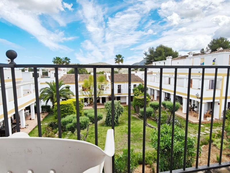 Foto f1122f94-5218-4b21-85a8-7ea0ac61e58d. Pis amb piscina a Pedreguer