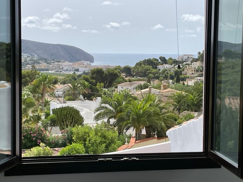 Foto ee1df18f-4cc2-4e46-bbe5-b2acf6e57c3a. Casa amb piscina a Casco Urbano Moraira