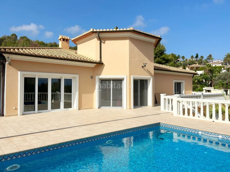 Foto 8bd8a67c-5a6e-4917-9cad-150c69e0fd10. Casa amb piscina a Centro Urbano Dénia
