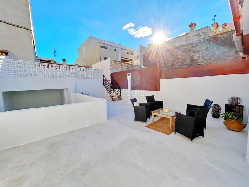 Foto aeb469a3-b3e9-44f3-bf5e-3444686ce325. Casa amb piscina a Beniarbeig