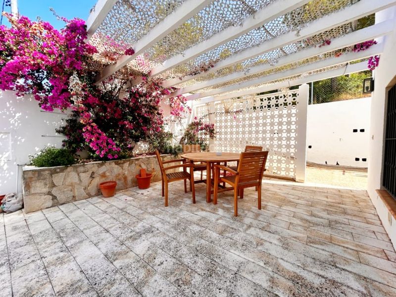 Foto c3aac7ea-b9f6-4632-8648-a129a67061a0. Casa amb aparcament piscina a Centro Urbano Dénia