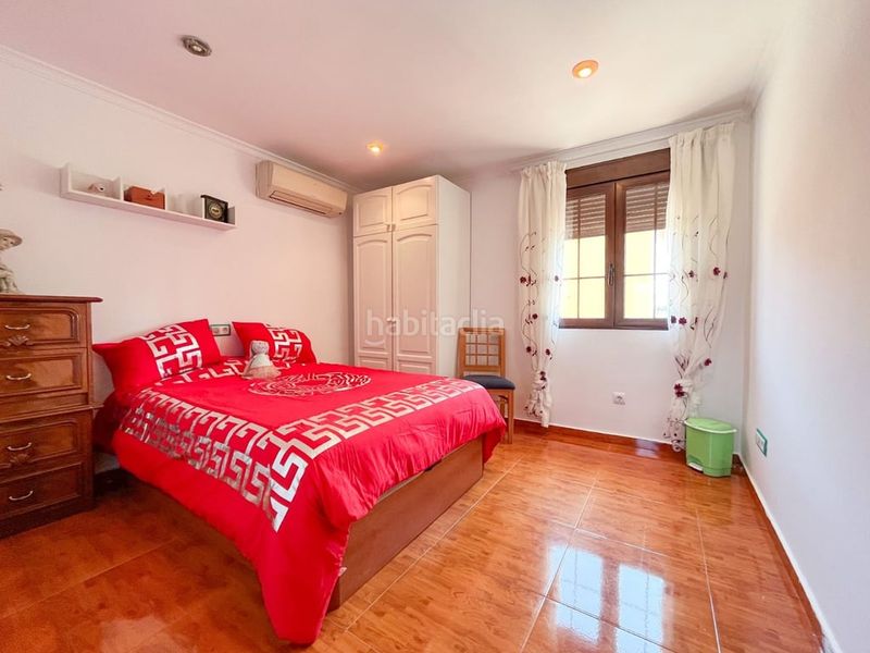 Foto f0b83fa4-c446-4b4f-bf85-0320c6d2a9cf. Casa a Centro Urbano Dénia