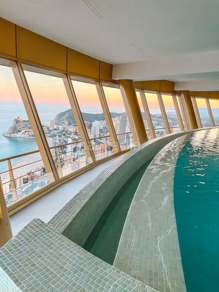 Foto 5f7b7179-7022-49fc-ac12-7d0a7e87809d. Apartament amb aparcament piscina a Levante Alto Benidorm