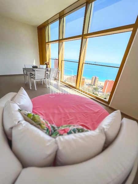 Foto 650cf1d3-3a46-48f3-ae1f-312207f90db7. Apartament amb aparcament piscina a Levante Alto Benidorm