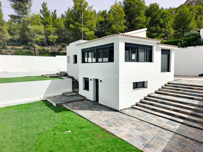 Foto ae0f0eb9-feaf-49d3-85d4-ab7dd8f68e6b. Xalet amb aparcament piscina a El Montgó Dénia