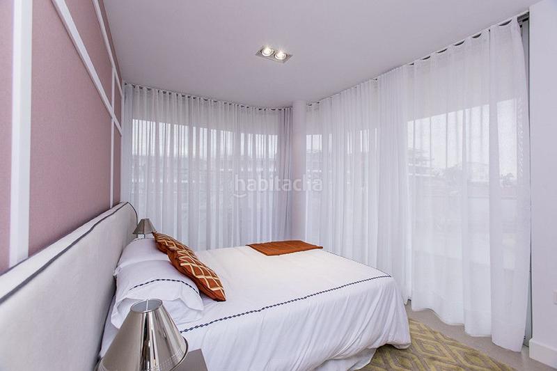 Foto 0395b01e-058b-4bcc-972e-b21fdea065a1. Ático exclusivo atico de lujo en primera línea de playa . en Estepona