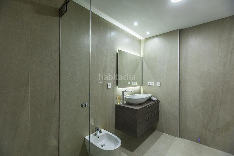 Foto 92b9e652-73e9-4fb6-aeda-a7bbc7794f26. Ático exclusivo atico de lujo en primera línea de playa . en Estepona