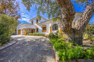 Casa a Sotogrande Alto. Villa rodeada de grandes jardines en sotogrande