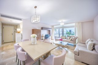 Appartement en Chullera. Apartamento con amplia terraza y vistas al mar en la paloma