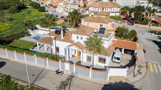Casa a El Zabal-Santa Margarita. Chalet independiente de 3 habitaciones con jardín y piscina en s