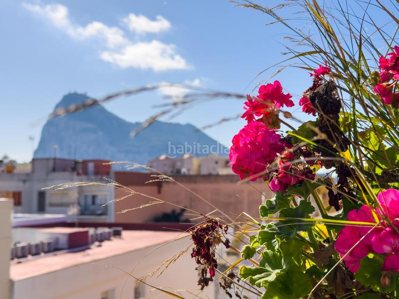 Foto 5f23cb33-913a-4e11-a59b-77f176c2c671. Ático  dúplex con vistas panorámicas en el centro de la línea en Línea de la Concepción (La)