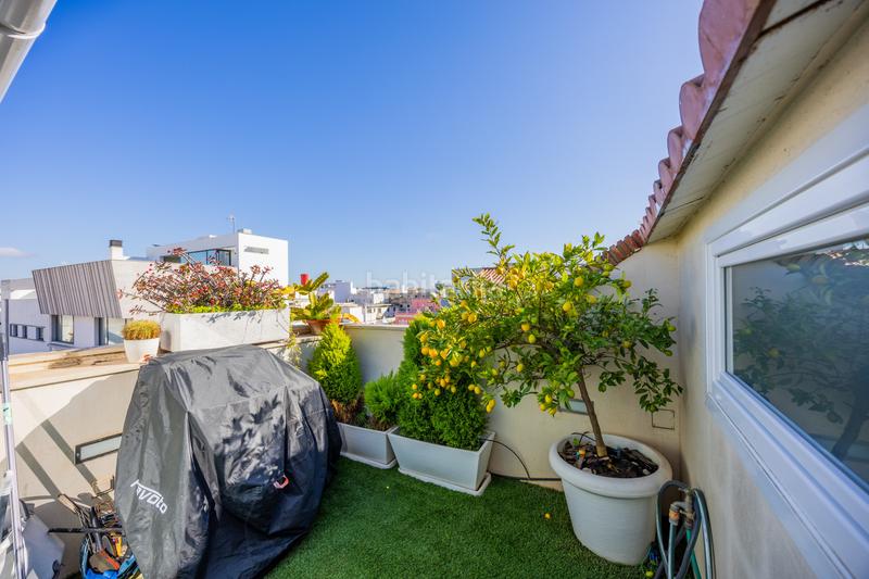 Foto c06548f4-3331-47c4-a671-4799211de74b. Ático  dúplex con vistas panorámicas en el centro de la línea en Línea de la Concepción (La)