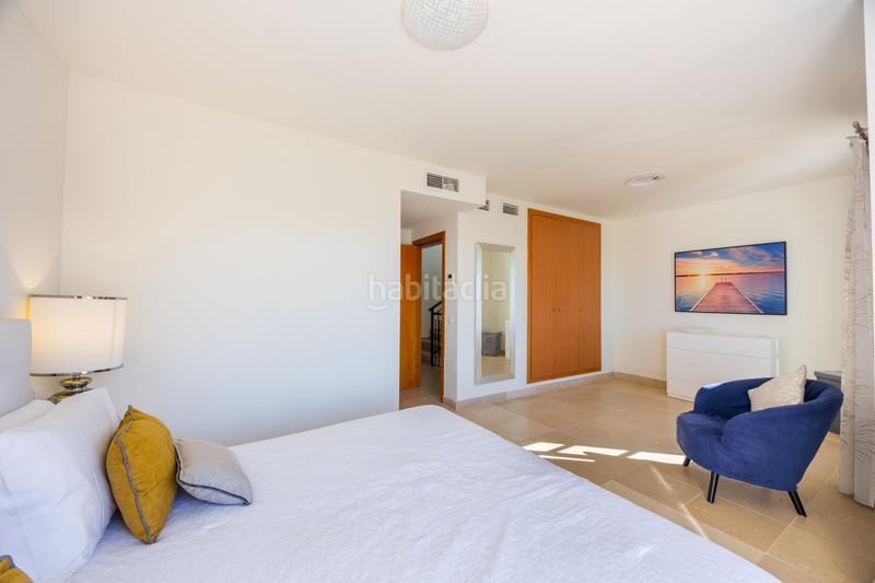 Foto 20c75608-0dd0-4e07-8f0c-8dee1cb4f201. Casa aparellada amb calefacció piscina a Chullera Manilva