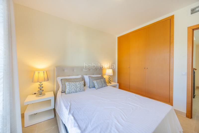 Foto 357dba56-23be-4206-9e2f-7b6bb124f4a5. Casa aparellada amb calefacció piscina a Chullera Manilva