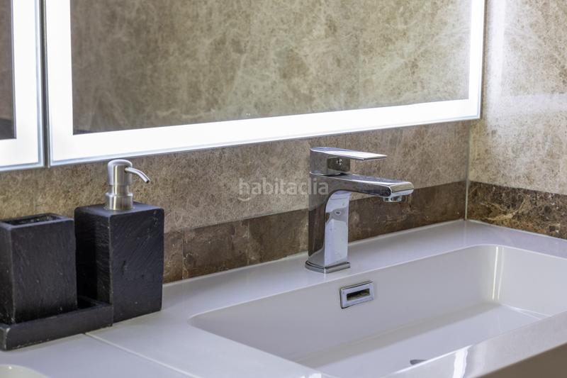 Foto 44b149a6-9dbf-46af-9f4f-64754f76bd58. Casa aparellada amb calefacció piscina a Chullera Manilva