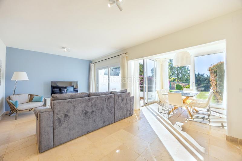 Foto 67c304d5-a68f-4172-8d98-f968c7f80274. Casa aparellada amb calefacció piscina a Chullera Manilva