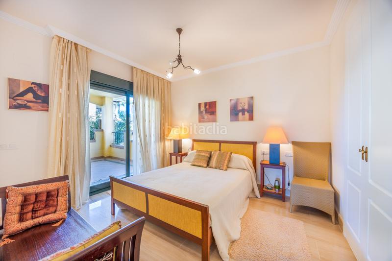 Foto 9360fd64-92da-410a-ac64-e73dcd35869a. Planta baja amplio apartamento de 3 habitaciones con vistas panorámicas al campo de golf alto. en Sotogrande