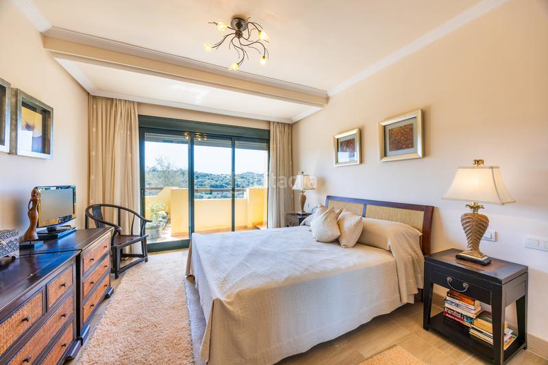 Foto 937a5494-d0c7-4b32-8795-4b775c059b23. Planta baja amplio apartamento de 3 habitaciones con vistas panorámicas al campo de golf alto. en Sotogrande