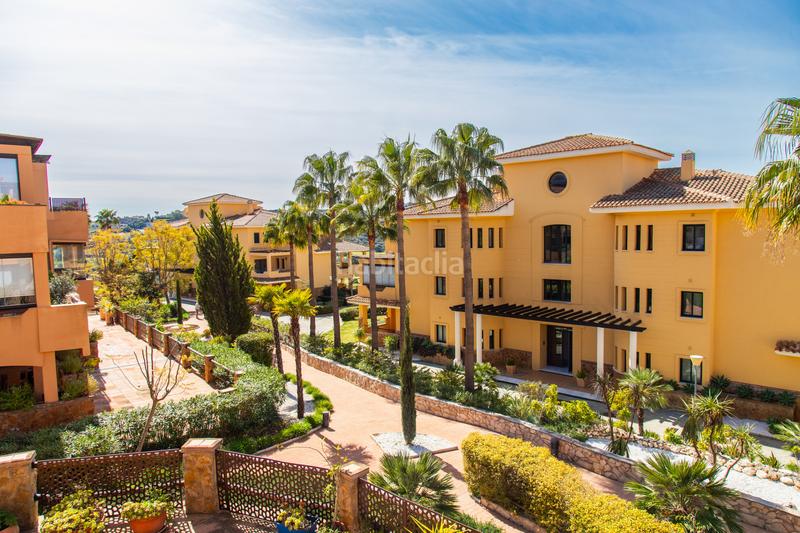 Foto eb715889-74e9-4130-a8d6-5f2f9e05407d. Planta baja amplio apartamento de 3 habitaciones con vistas panorámicas al campo de golf alto. en Sotogrande