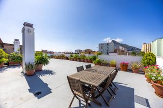 Àtic a Huerta Fava-Santiago. Exclusivo ático doble con vistas a gibraltar y terraza de 216m e