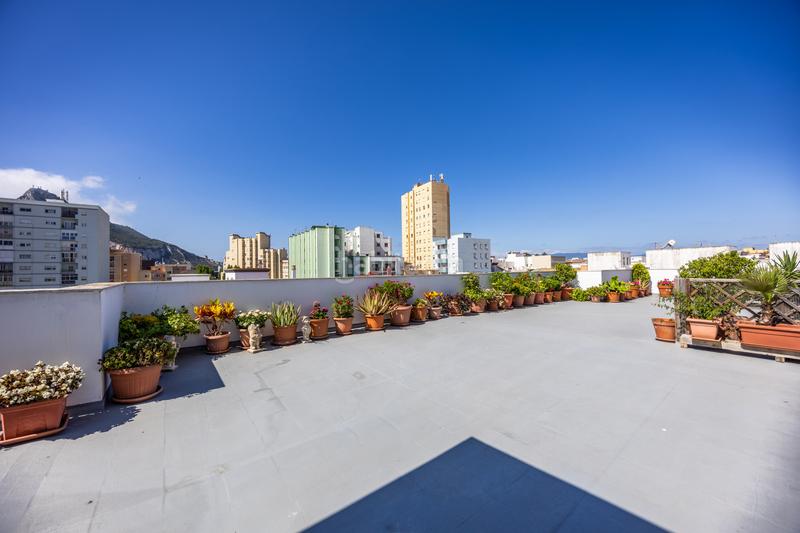 Foto 6840851c-2725-4edb-926f-bb17131d3db3. Dachwohnung mit heizung parking in Huerta Fava-Santiago Línea de la Concepción (La)