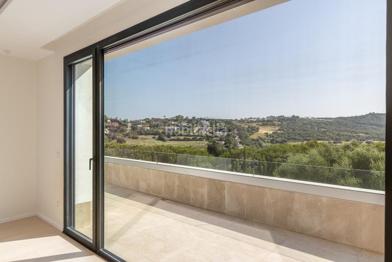 Foto 144eec4e-60c1-454d-8239-380e52984d36. Haus mit heizung parking pool in Sotogrande alto Sotogrande